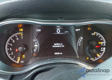 2019 Jeep Grand Cherokee Laredo E 4X4 z USA, uszkodzony, nr VIN 1C4RJFAG6KC791882